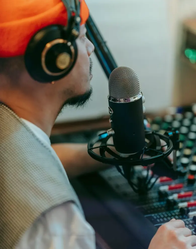 Audio mixing desk